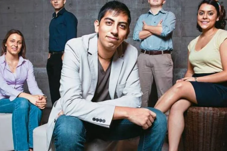 Aguilar (centro) e outros trainees da Natura: um dos 11 estrangeiros entre 35 escolhidos (Fabiano Accorsi/EXAME.com)