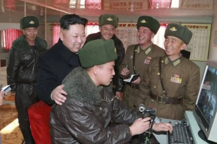 
	Os dois testes anteriores do regime dos Kim ocorreram em 2006 e 2009 com pot&ecirc;ncias estimadas de 1 e 3,5 quilotons
 (KCNA)