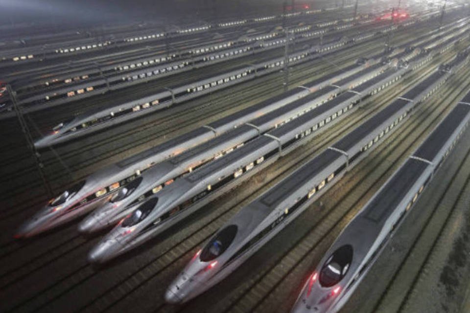 China inaugura maior linha de trem-bala do mundo