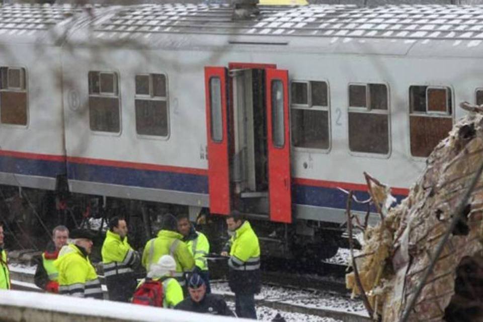 Dois mortos e 14 feridos em acidente de trem na Bélgica
