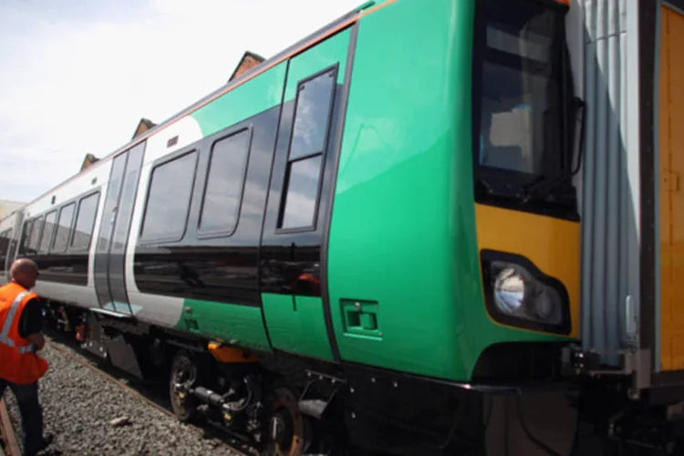 Trem da Bombardier na Inglaterra: atualmente, 3 mil trabalham na fábrica de Derby (Christopher Furlong/Getty Images)
