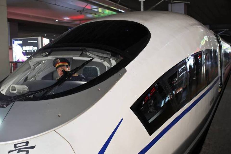 China inaugura trem de alta velocidade entre Xangai e Cantão