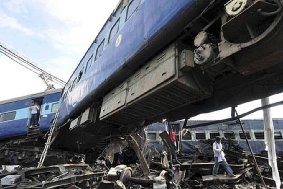 Incêndio em trem mata pelo menos 26 pessoas no sul da Índia