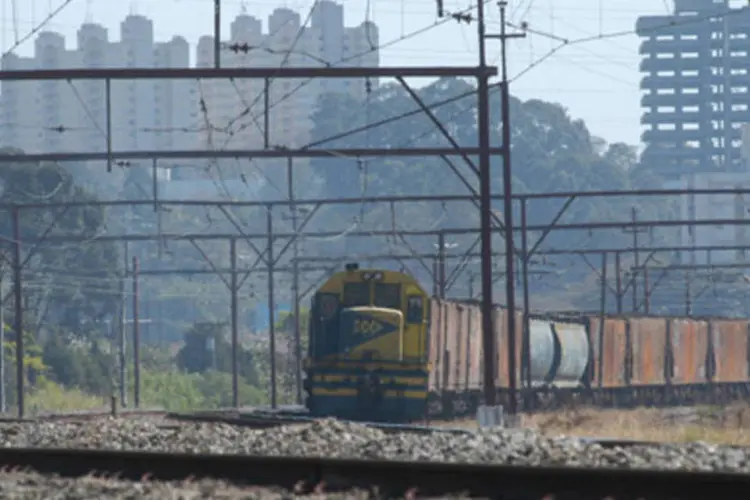 Linha de trem na Lapa, zona oeste de São Paulo: bairro é um dos que cresceram e se firmaram ao longo da malha ferroviária (.)
