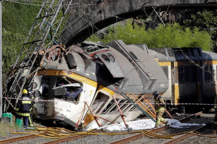 
	Trem: o trem estava viajando de Vigo, na Espanha, para Porto, em Portugal
 (Miguel Vidal/Reuters)