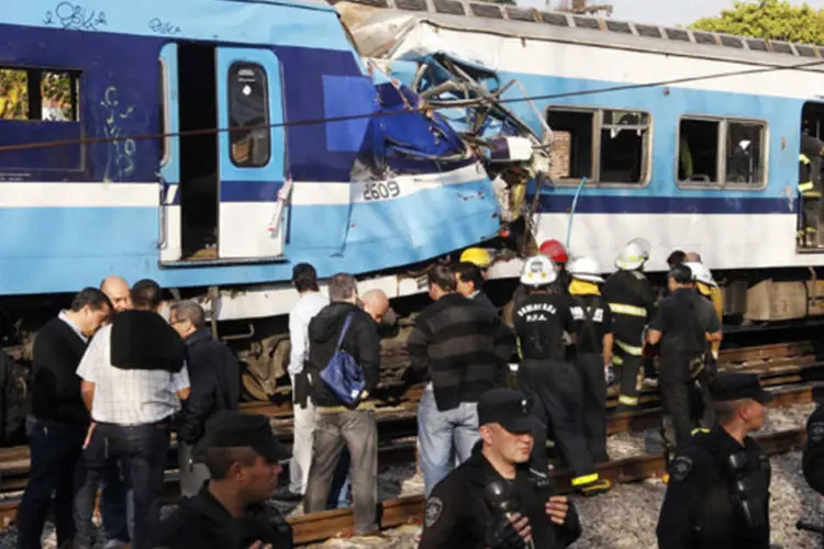 
	Acidente de trem na Argentina: governo evita classificar o ocorrido como incidente ou acidente, mas &quot;n&atilde;o descarta nenhuma possibilidade&quot;
 (REUTERS/Enrique Marcarian)