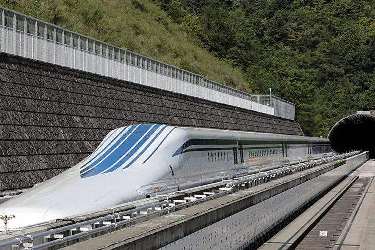 Trem: linha com tecnologia magnética fará com que trens viagem a mais de 480 km/h (Yuriko Nakao/Bloomberg)