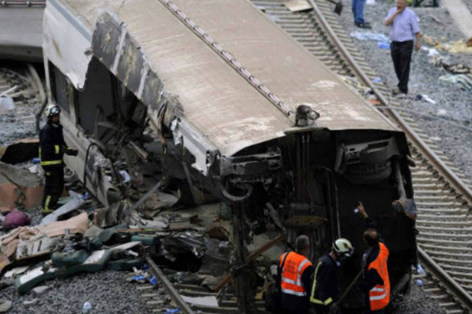 Sobe para 77 número de mortos em acidente de trem na Espanha