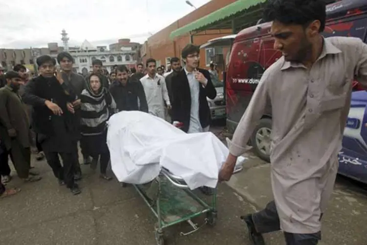 
	Terremoto: no Paquist&atilde;o, o n&uacute;mero de mortos chegou a 167
 (REUTERS)