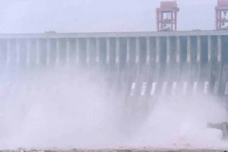 A polêmica barragem "teve consequências" sobre a navegação fluvial, a irrigação e os recursos hídricos
 (Olli Geibel/AFP)