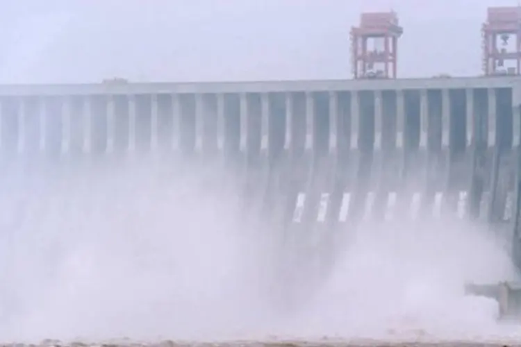 
	Tr&ecirc;s Gargantas, na China: represa tem uma capacidade instalada de gera&ccedil;&atilde;o de 22,5 mil MWh de energia el&eacute;trica
 (Olli Geibel/AFP)