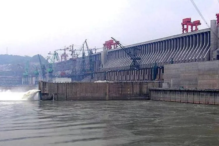 A seca obrigou a liberar água da represa das Três Gargantas, na China (gugganij/Wikimedia Commons)