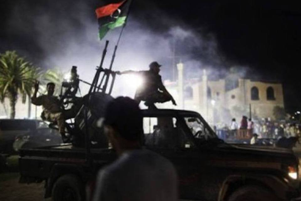 Líbia proclama sua 'libertação' três dias depois da morte de Kadhafi