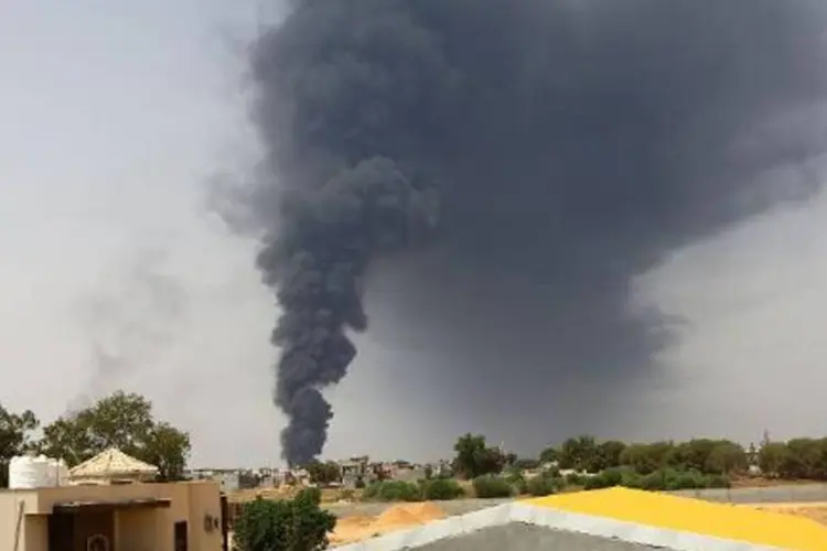 Incêndio em Trípoli: existe o risco de "catástrofe humanitária", diz governo (Mahmud Turkia/AFP)