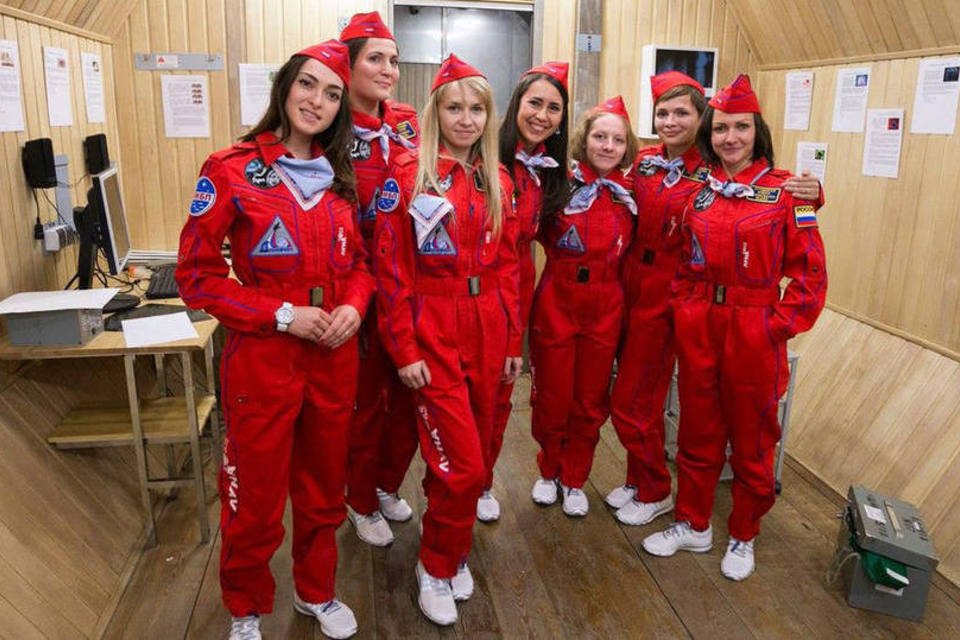 Tripulação feminina simula viagem para a Lua na Rússia