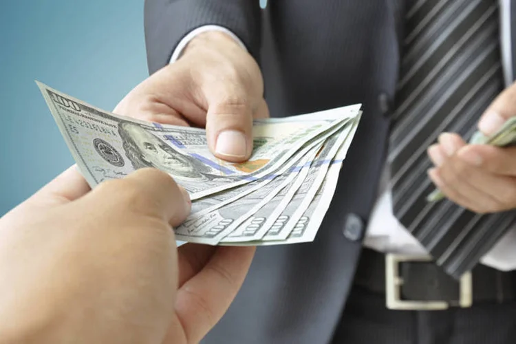 
	D&oacute;lar: a moeda americana &eacute; uma das 162 moedas dispon&iacute;veis para compra e venda no app
 (./Thinkstock)
