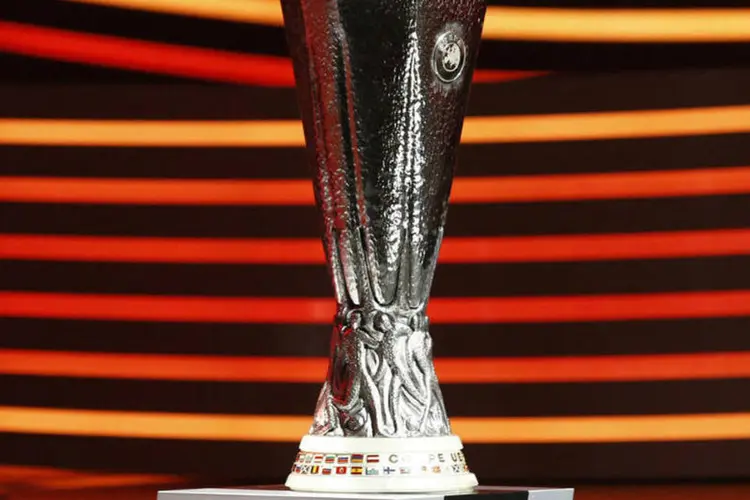 Troféu da Liga dos Campeões: premiação será acumulada ao longo da competição (Eric Gaillard/Reuters)