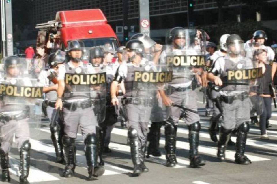 Moradores protestam contra reintegração de posse em SP