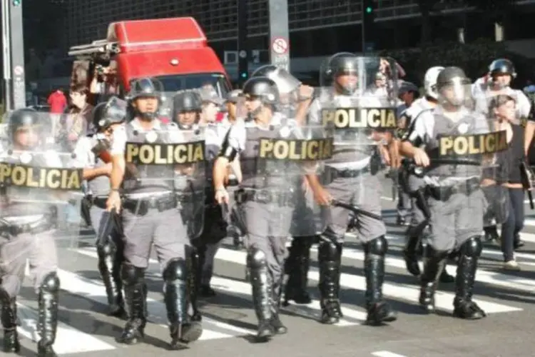 Tropa de Choque na Marcha da Maconha: em 2011, foram proibidas marchas em favor da descriminalização da maconha em nove estados (Sebas G/Flickr)