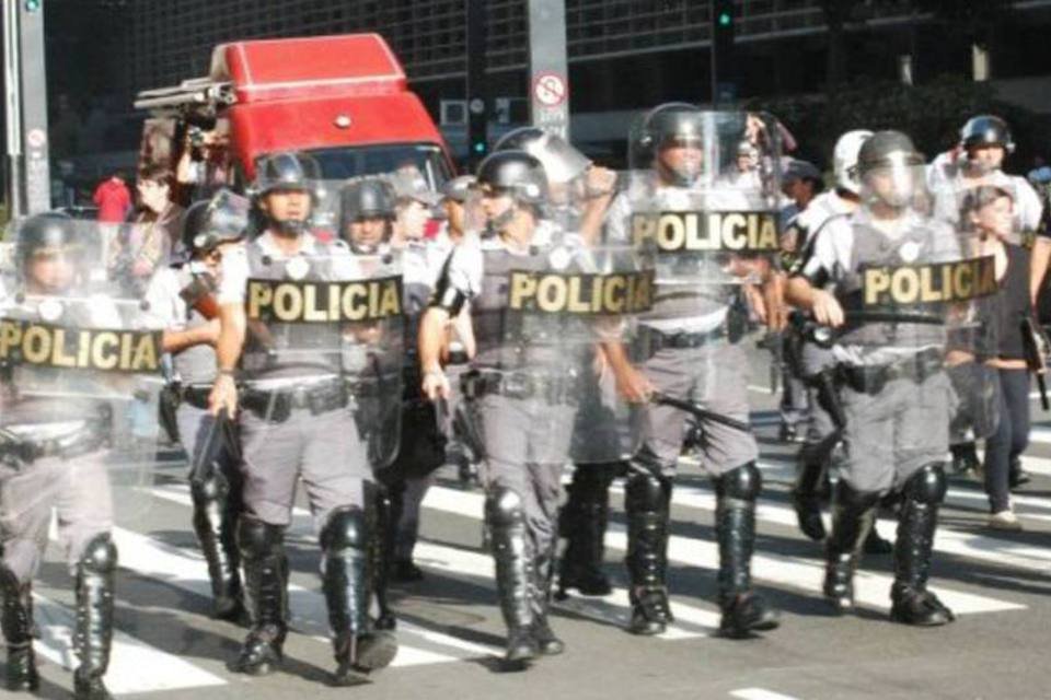 Afastados dois PMs após confronto na Marcha da Maconha