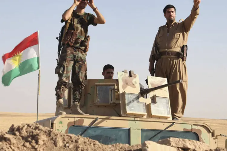 
	Tropas curdas peshmerga participam de uma mobiliza&ccedil;&atilde;o de seguran&ccedil;a no Iraque
 (Azad Lashkari/Reuters)
