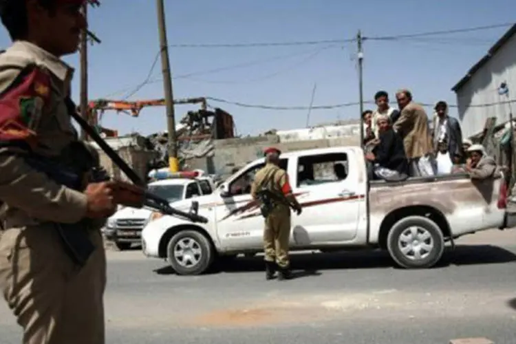Atualmente, o Exército iemenita desenvolve uma ampla ofensiva, iniciada no último dia 12, contra as fortificações da Al Qaeda (Mohammed Huwais/AFP)