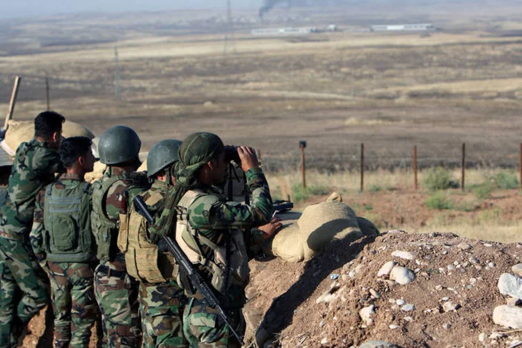 
	Iraque: o avan&ccedil;o acontece por tr&ecirc;s frentes, ap&oacute;s uma semana de cerco e da tomada de controle por parte das for&ccedil;as de seguran&ccedil;a dos vilarejos e zonas rurais pr&oacute;ximas
 (Azad Lashkari / Reuters)