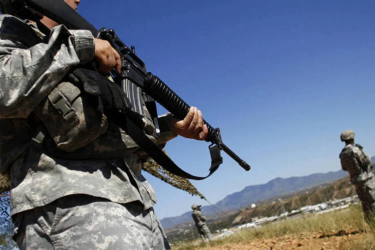 Tropas norte-americanas: campanha enfatiza o compromisso do governo de que as fronteiras não estão abertas à imigração ilegal (Joshua Lott/Reuters/Reuters)