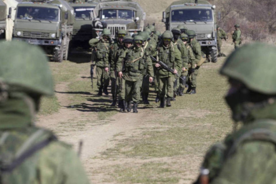 Rússia já enviou 16 mil soldados à Crimeia, denuncia Ucrânia