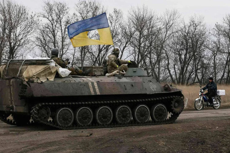 
	Ucr&acirc;nia: Berlim e Paris consideram que j&aacute; foram implementadas em certa medida - embora com altos e baixos e exce&ccedil;&otilde;es - os tr&ecirc;s primeiros pontos do acordo de Minsk
 (REUTERS/Gleb Garanich)
