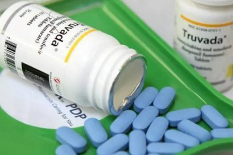 Truvada: um estudo em que um parceiro estava infectado com o HIV e outro não, mostrou que o Truvada diminuiu em 75% o risco de contaminação (©AFP/Getty Images/File / Justin Sullivan)