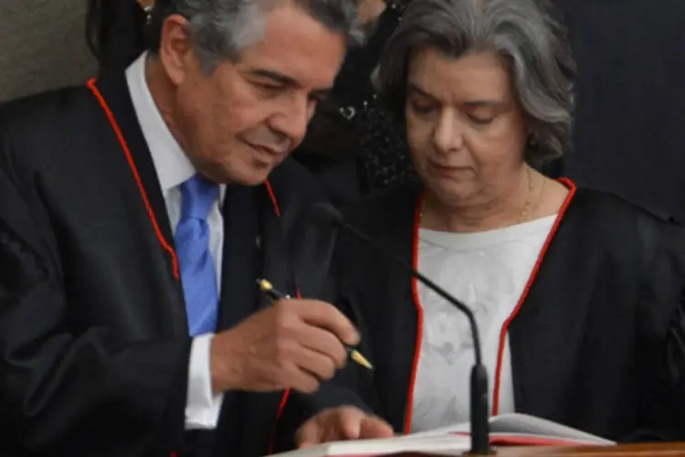 Ministros Cármen Lúcia e Marco Aurélio Mello durante cerimônia de posse do novo presidente do Tribunal Superior Eleitoral (TSE) (Valter Campanato/ABr)