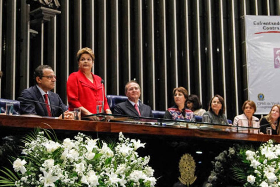 Amorim vai esclarecer hoje questão de fuzileiros, diz Dilma