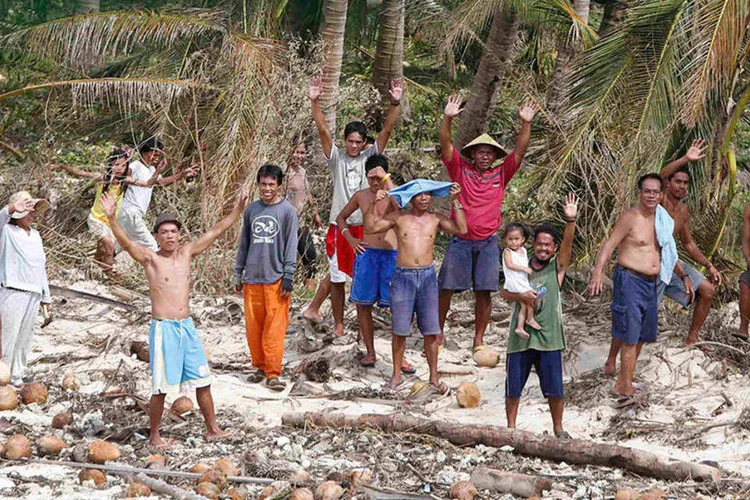 
	Filipinas: oito pessoas permanecem desaparecidas e outras 26 ficaram feridas
 (REUTERS/Erik De Castro)