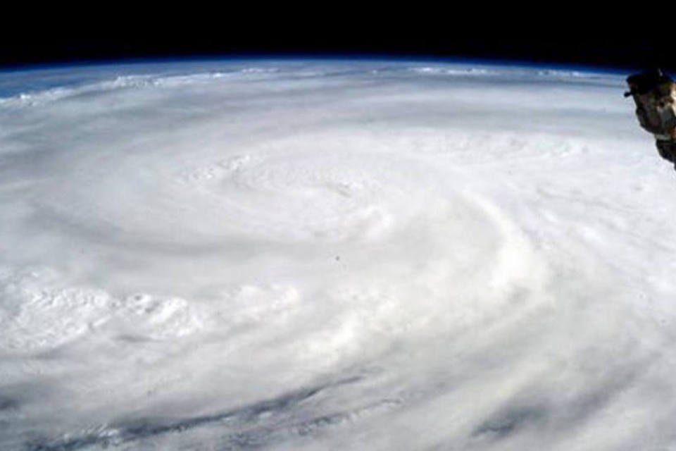 Vídeo capta a monstruosidade de Haiyan vista do espaço