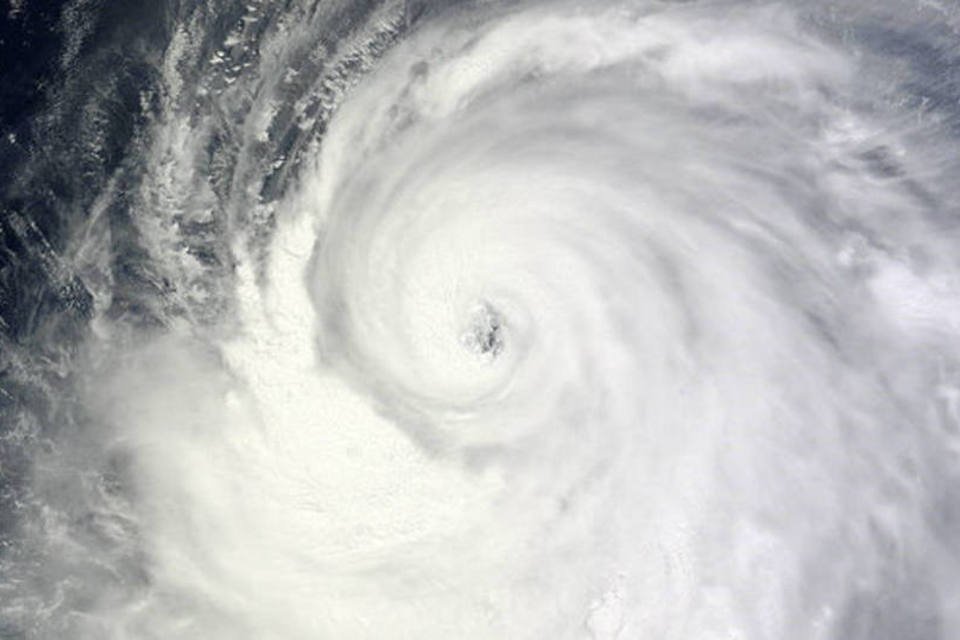 Japão em alerta máximo antes da passagem do tufão Neoguri
