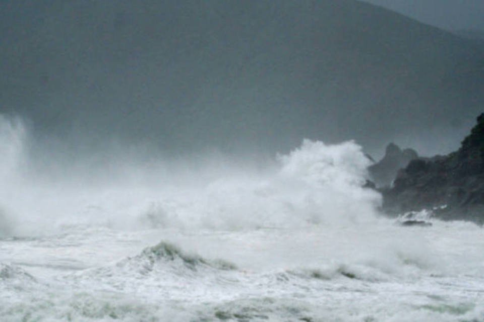 Tufão Neoguri atinge ilhas do sul do Japão