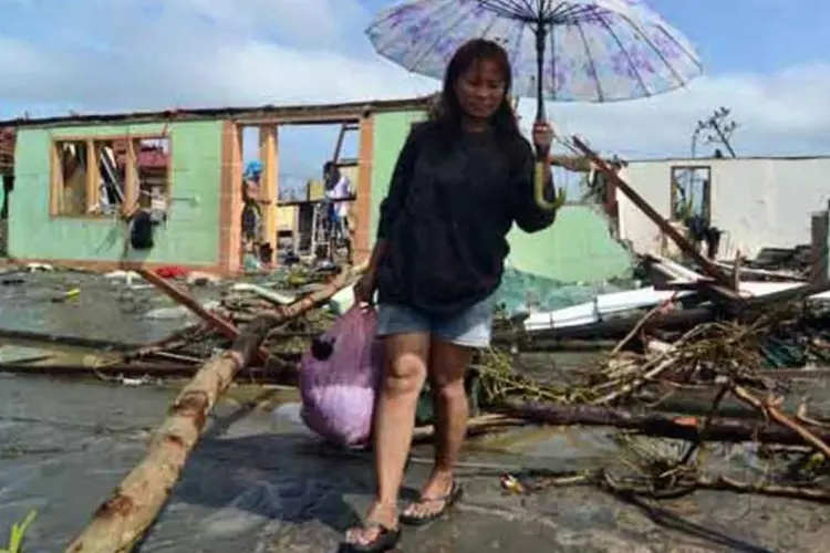 
	Tuf&atilde;o Haiyan provoca estragos nas Filipinas: preju&iacute;zos superam os 30 bilh&otilde;es de pesos (US$ 699 milh&otilde;es)
 (Getty Images)