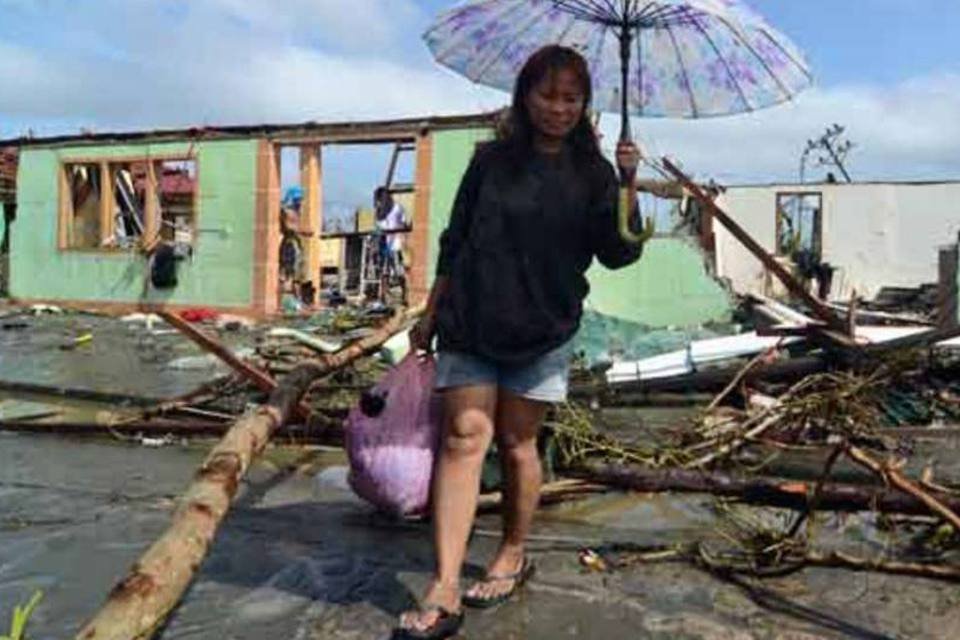Mortos pelo tufão Haiyan superam 5,7 mil nas Filipinas