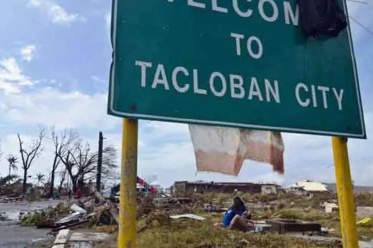 
	Tuf&atilde;o Haiyan provoca estragos nas Filipinas: governo americano desbloqueou este fim de semana US$ 100 mil para que a embaixada americana em Manila
 (Getty Images)