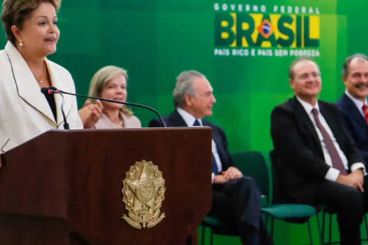 Presidente Dilma Rousseff durante cerimônia de posse dos novos Ministros de Estado da Casa Civil, da Educação, da Saúde e da Secretaria de Comunicação Social (Roberto Stuckert Filho/PR)
