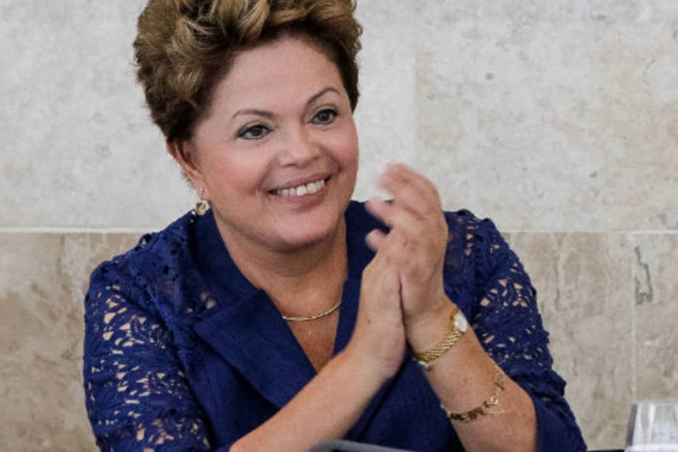 País tem meios para induzir o desenvolvimento, diz Dilma