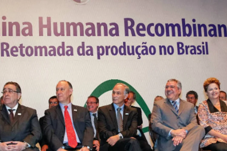 A presidente Dilma Rousseff participa da cerimônia de lançamento da retomada da produção nacional de insulina humana no Brasil (Roberto Stuckert Filho/PR)