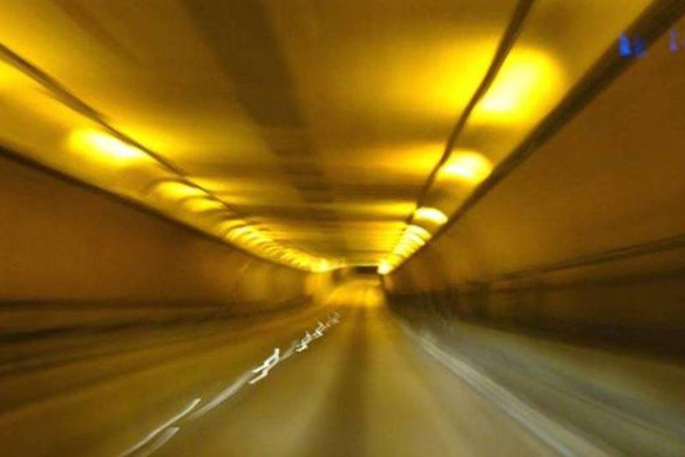 SP substitui lâmpadas incandescentes por LED no túnel Ayrton Senna