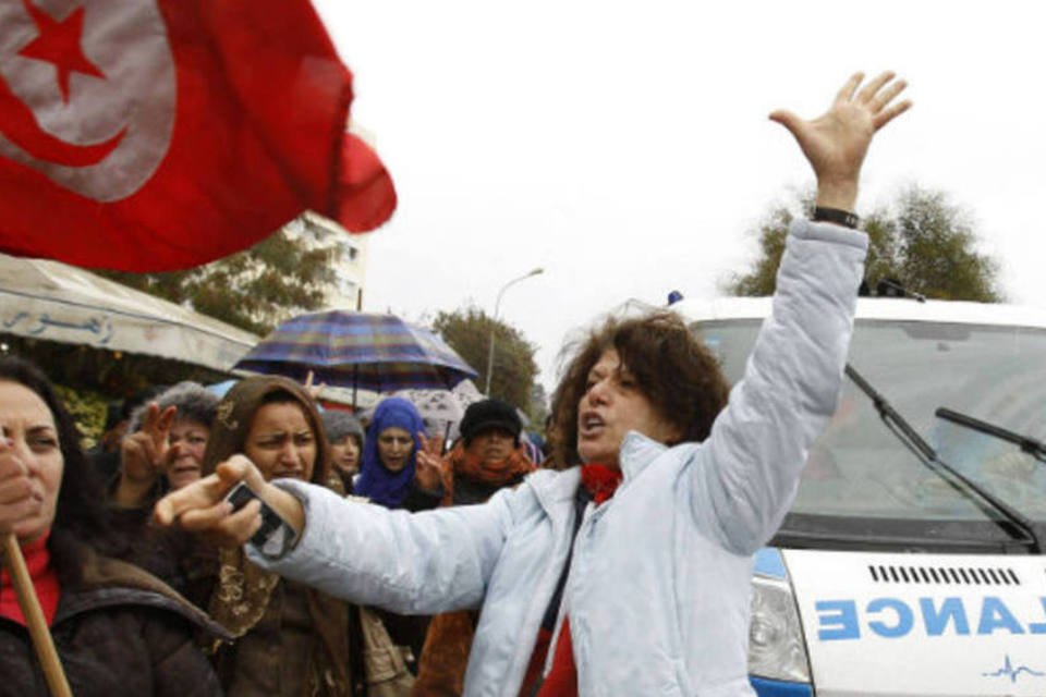 Tunísia vive greve depois da morte de líder oposicionista