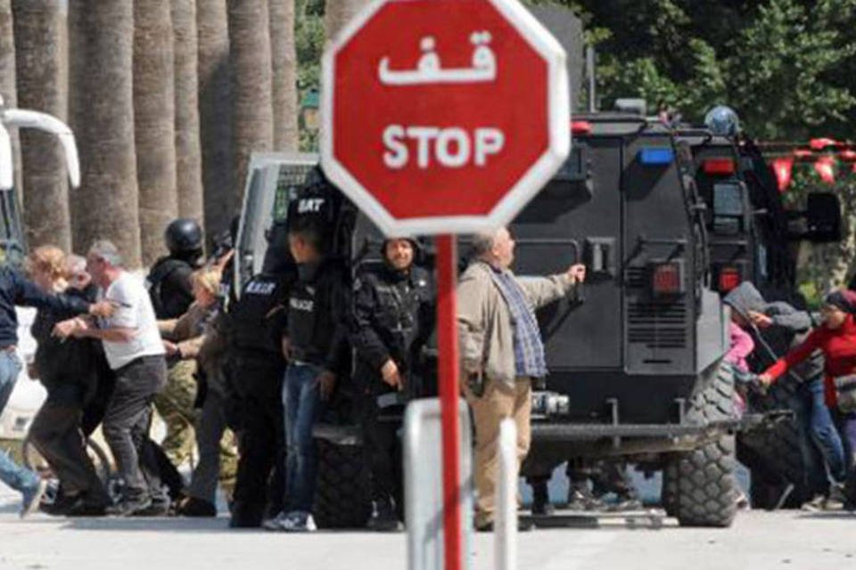 Sobe para 20 número de mortos em ataque terrorista em Túnis