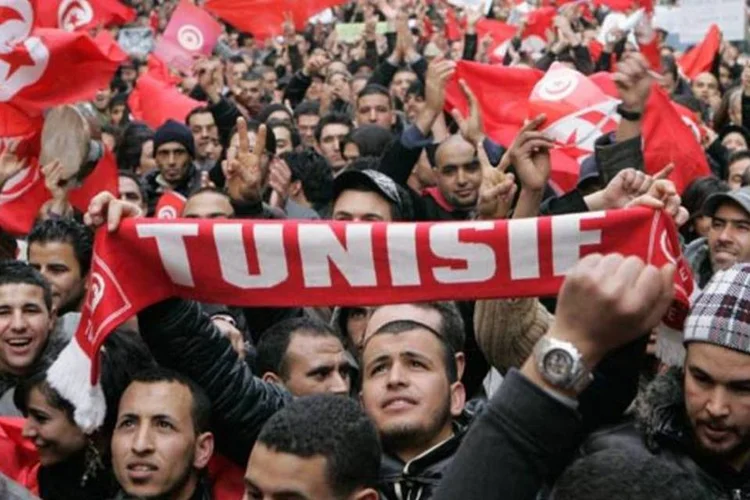 Tunisianos expatriados protestam contra clima de tensão no país (Franck Prevel/Getty Images)