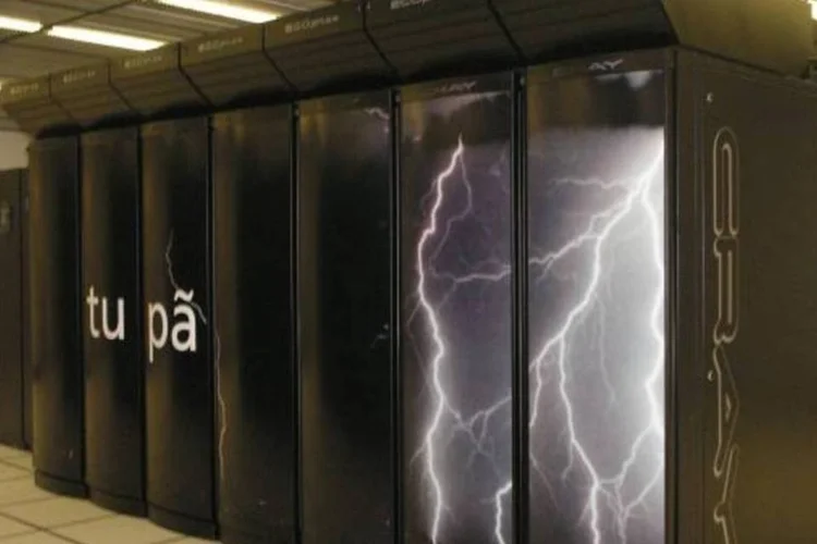 Tupã é capaz de processar em 1 minuto um conjunto de dados que um computador convencional demoraria mais de uma semana (Divulgação/CPTEC)
