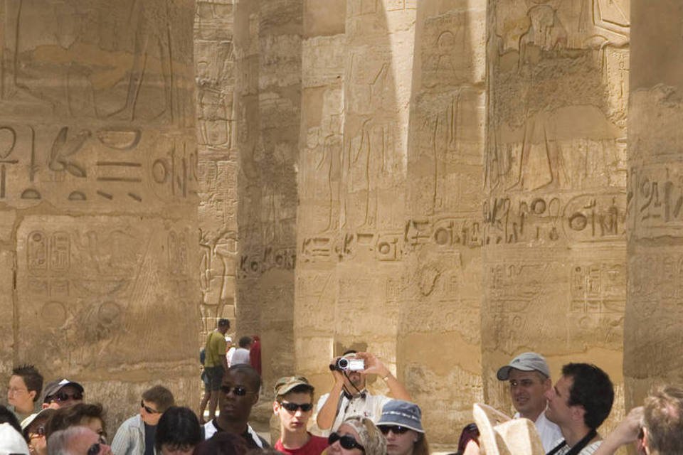 Britânicos em turismo no Egito devem ficar nos hotéis