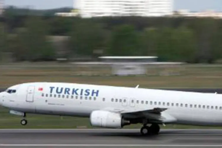 
	Boeing 737-800 da Turkish Airlines decola em Berlim
 (John Macdougall/AFP)